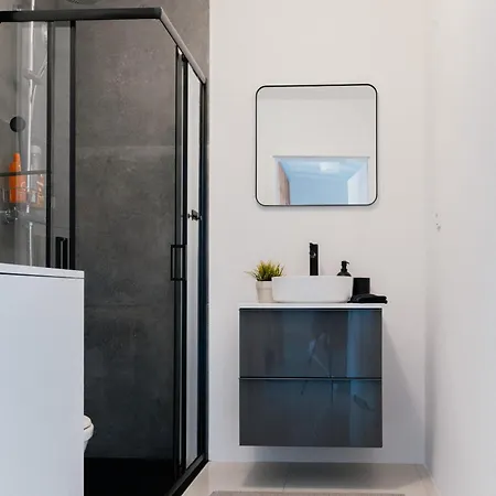 Modern City Centre Studio - Air Conditioning - Near Wroclaw Main Station Apartmán *