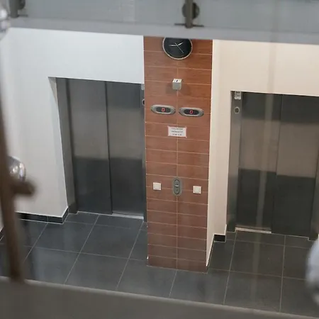 Modern City Centre Studio - Near Wroclaw Main Station - Free Public Parking - Ac